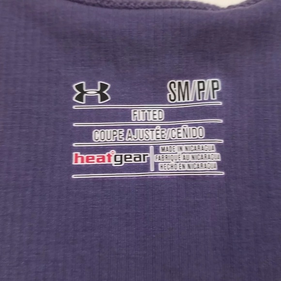 NEW WITH TAGS Under Armour Women's HEAT GEAR FITTED COMPRESSION FITTED SLEEVELES - Picture 2 of 6